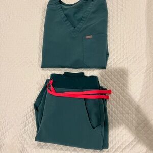 Figs Hydrogreen Scrub Set